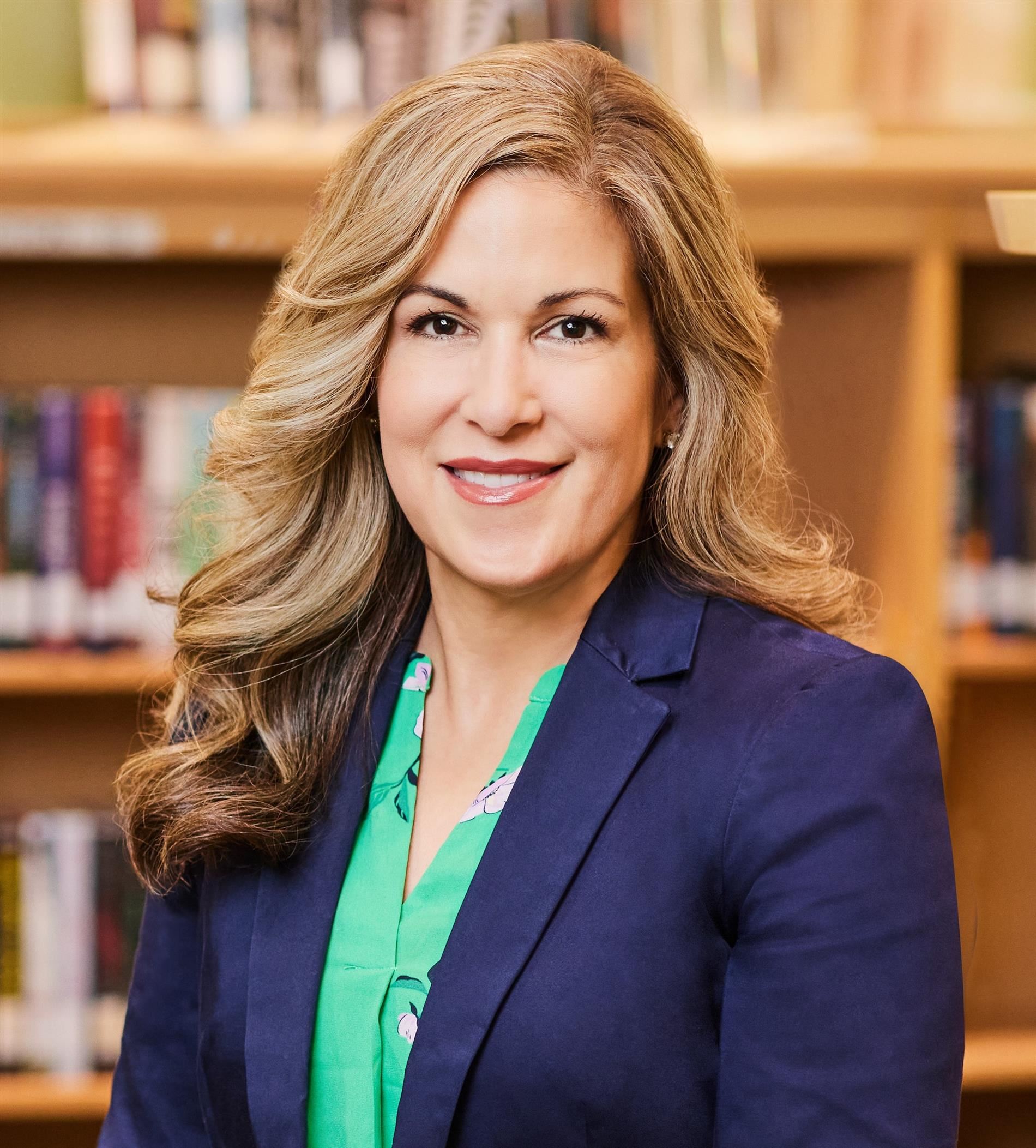 Portrait photo of Theresa Williams
